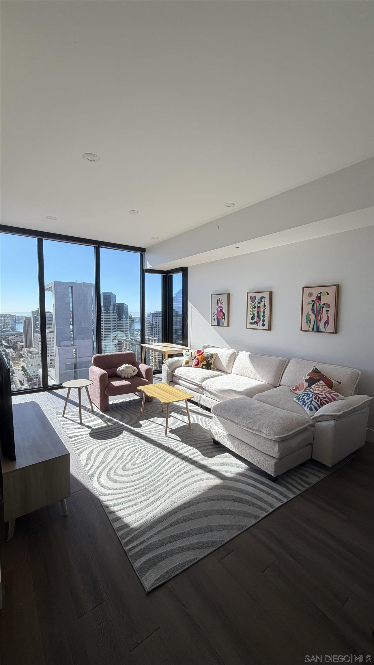 Detail Gallery Image 4 of 20 For 1401  Union St  2804, San Diego,  CA 92101 - 1 Beds | 1 Baths