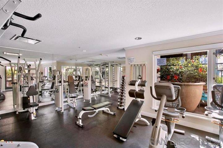 Detail Gallery Image 15 of 20 For 1199  Pacific Hwy  #1805,  San Diego,  CA 92101 - 3 Beds | 2 Baths