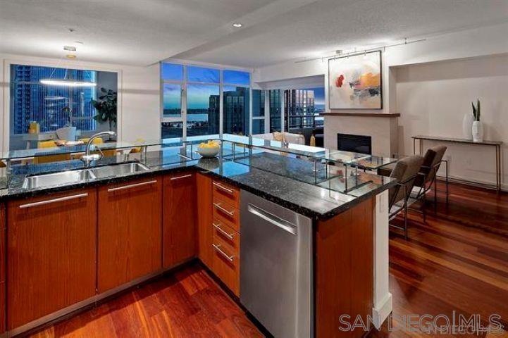 Detail Gallery Image 10 of 20 For 1199  Pacific Hwy  #1805,  San Diego,  CA 92101 - 3 Beds | 2 Baths