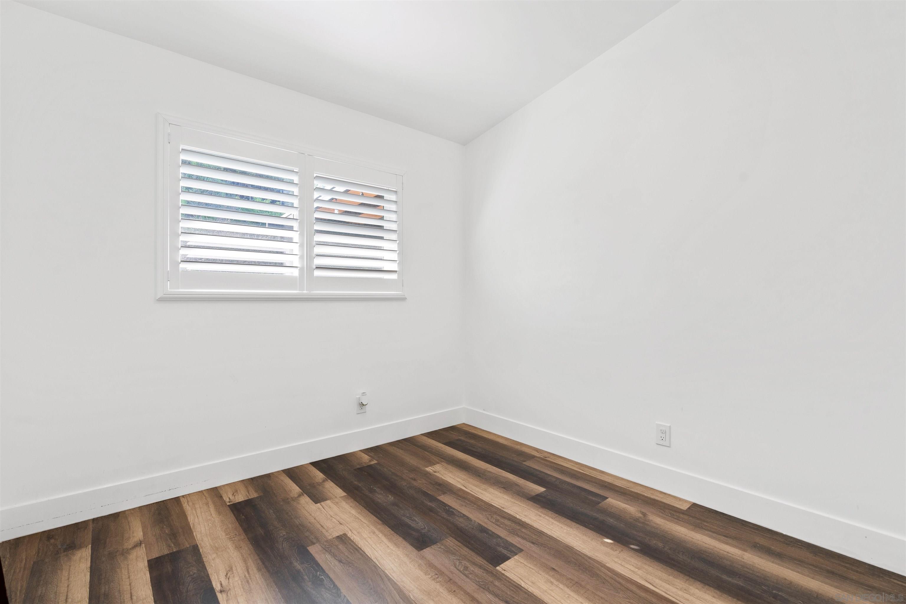 Detail Gallery Image 14 of 24 For 2216  Calle Chanate, San Diego,  CA 92139 - 4 Beds | 3 Baths