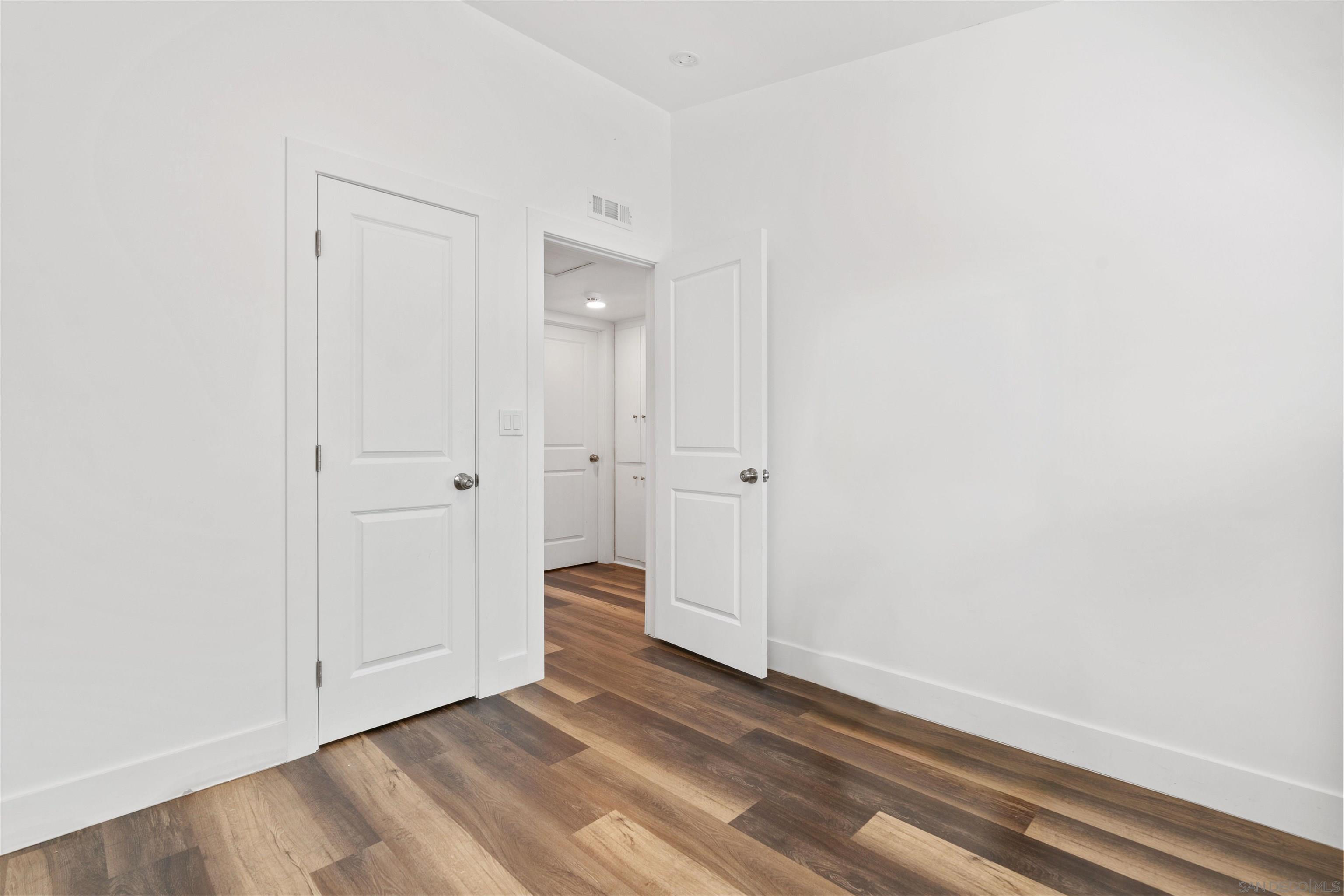 Detail Gallery Image 15 of 24 For 2216  Calle Chanate, San Diego,  CA 92139 - 4 Beds | 3 Baths