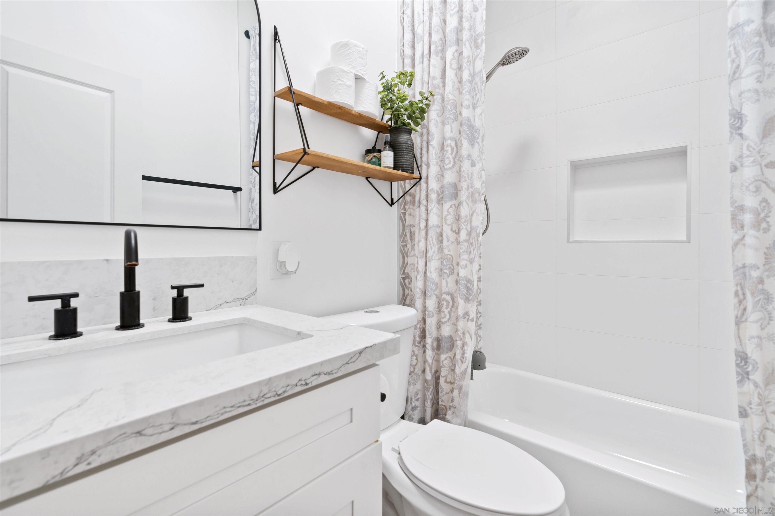 Detail Gallery Image 16 of 24 For 2216  Calle Chanate, San Diego,  CA 92139 - 4 Beds | 3 Baths