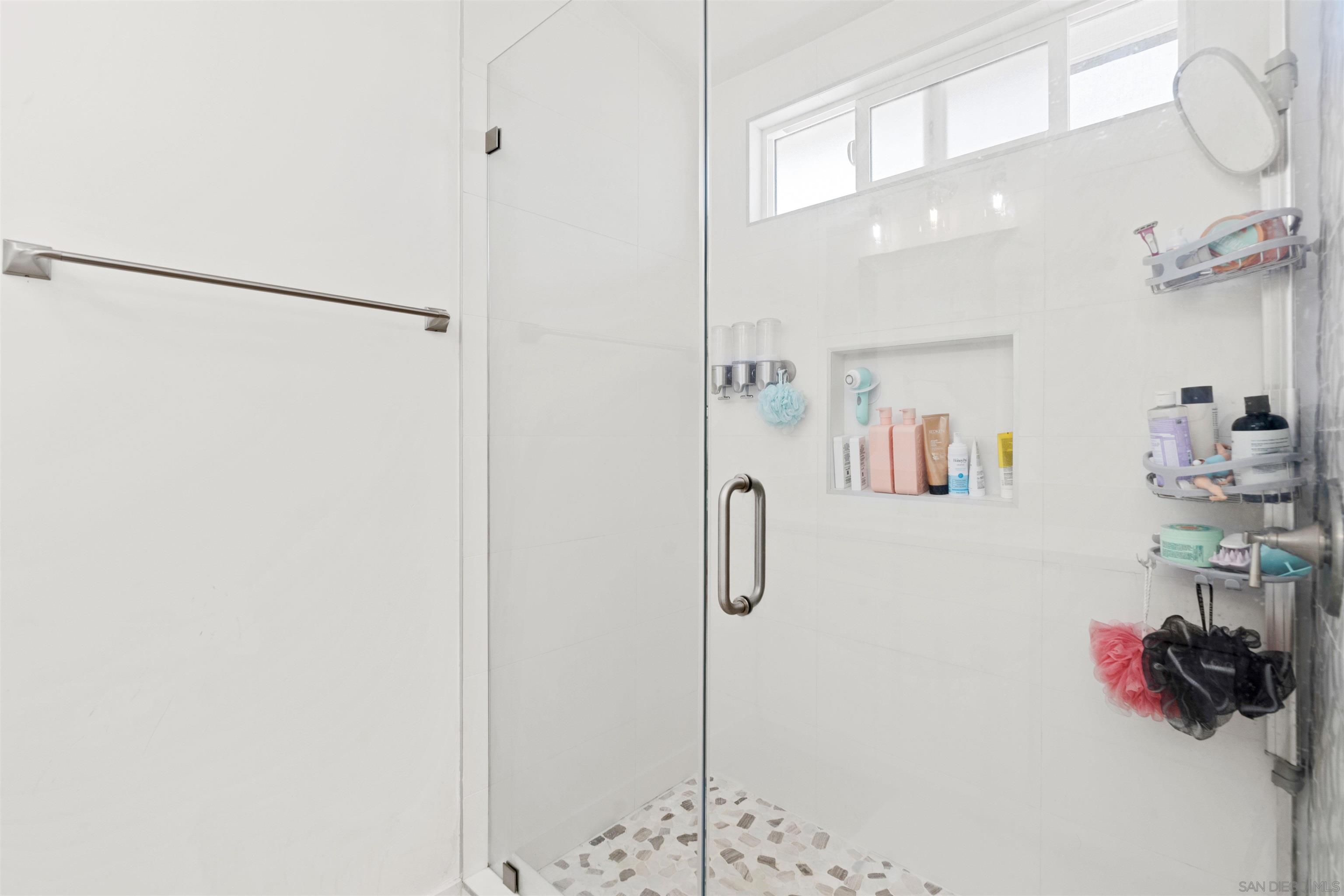 Detail Gallery Image 21 of 24 For 2216  Calle Chanate, San Diego,  CA 92139 - 4 Beds | 3 Baths