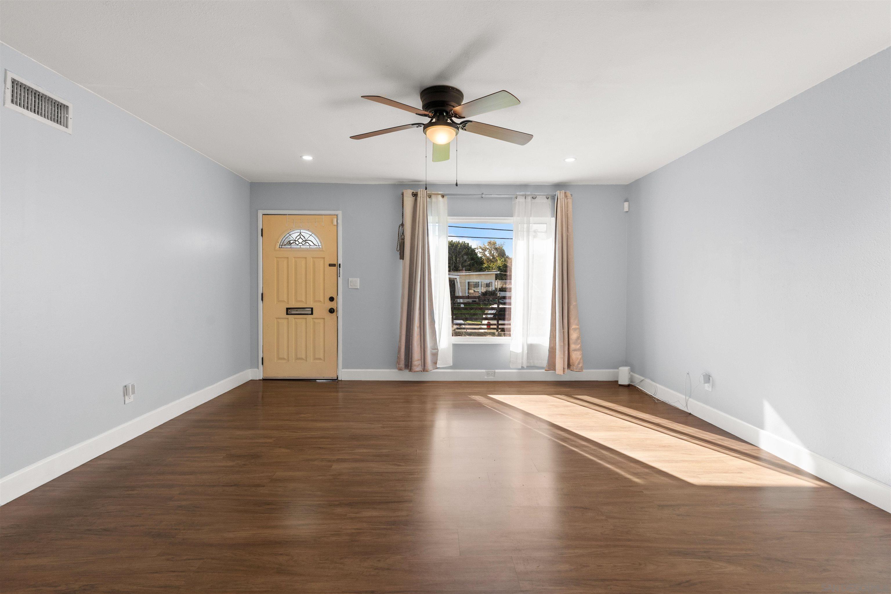 Detail Gallery Image 11 of 30 For 6252  Alderley St, San Diego,  CA 92114 - 3 Beds | 2 Baths