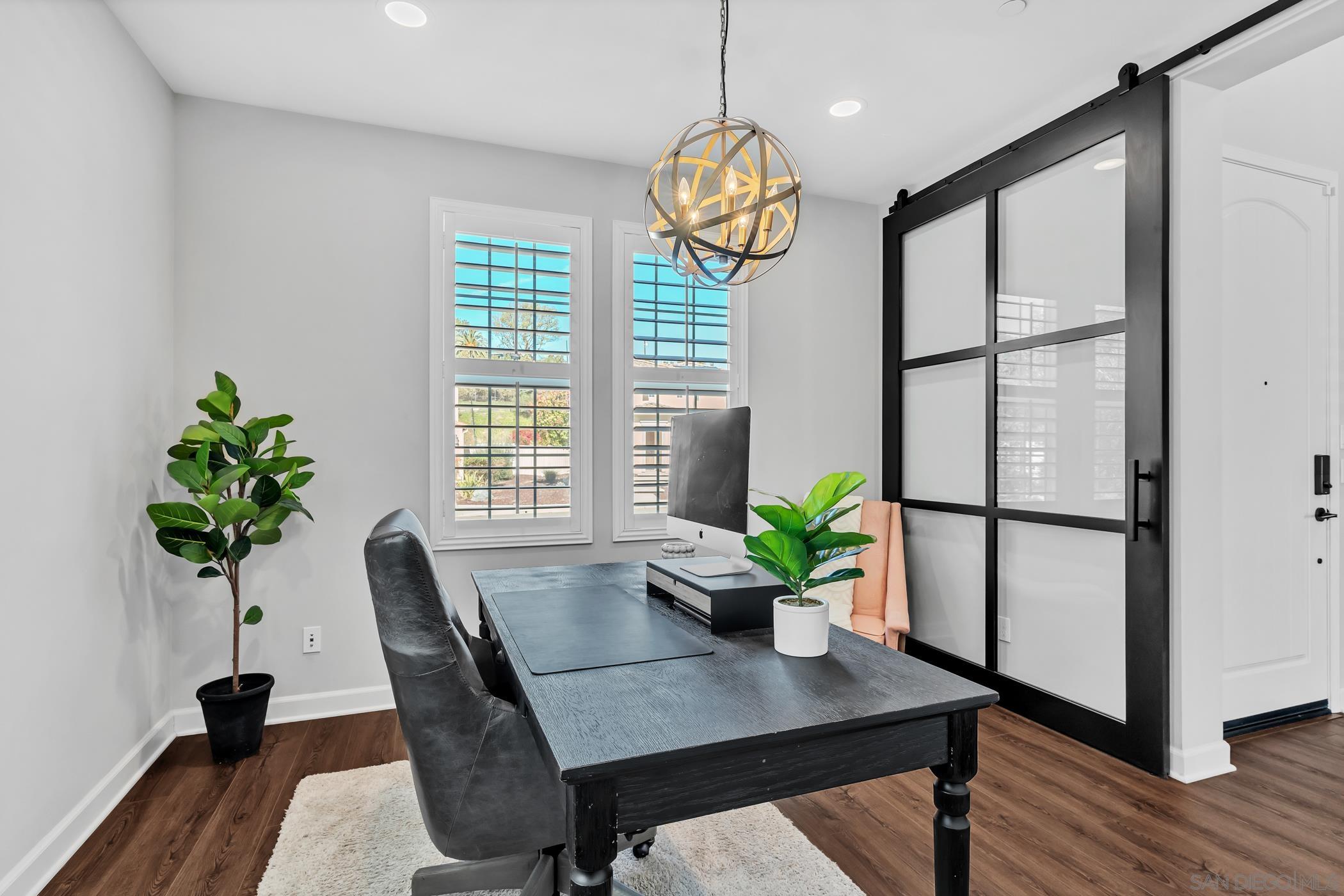 Detail Gallery Image 13 of 65 For 1128  Witherby Ln, Escondido,  CA 92026 - 6 Beds | 3/1 Baths