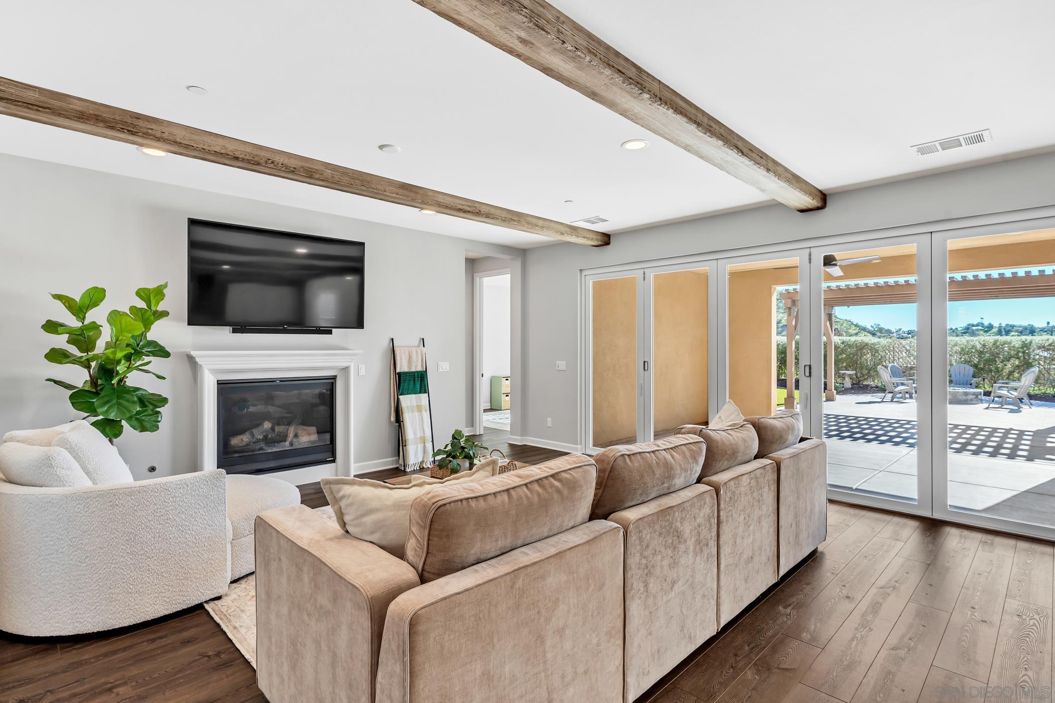 Detail Gallery Image 25 of 65 For 1128  Witherby Ln, Escondido,  CA 92026 - 6 Beds | 3/1 Baths