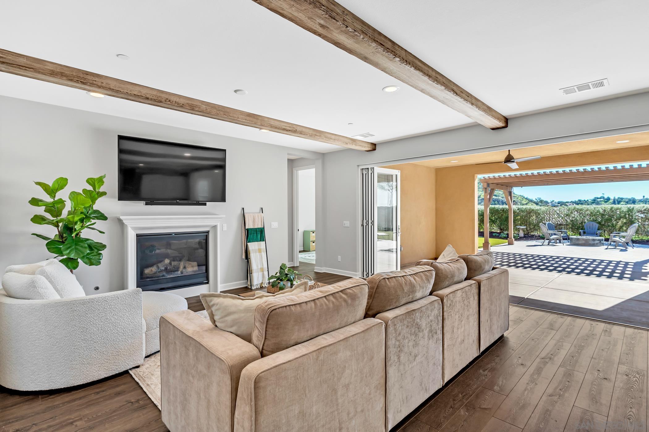 Detail Gallery Image 26 of 65 For 1128  Witherby Ln, Escondido,  CA 92026 - 6 Beds | 3/1 Baths