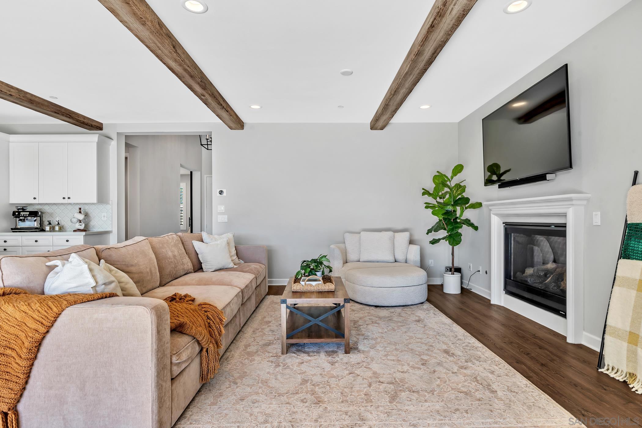 Detail Gallery Image 28 of 65 For 1128  Witherby Ln, Escondido,  CA 92026 - 6 Beds | 3/1 Baths