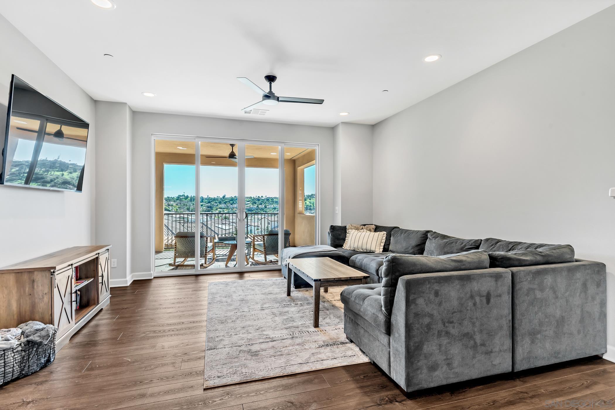 Detail Gallery Image 32 of 65 For 1128  Witherby Ln, Escondido,  CA 92026 - 6 Beds | 3/1 Baths