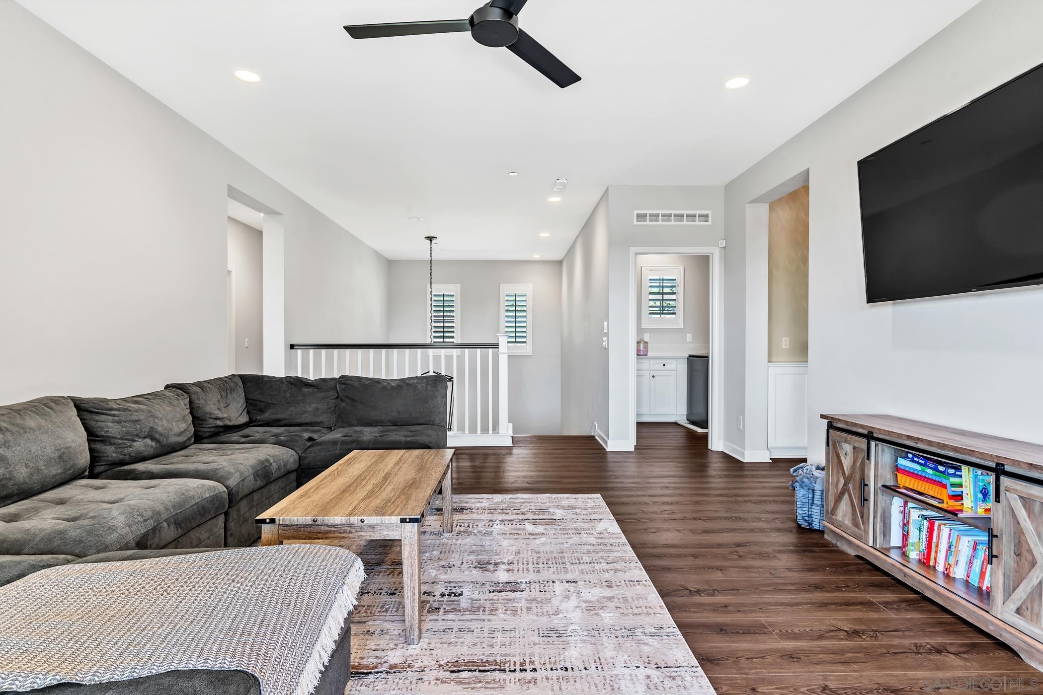 Detail Gallery Image 35 of 65 For 1128  Witherby Ln, Escondido,  CA 92026 - 6 Beds | 3/1 Baths