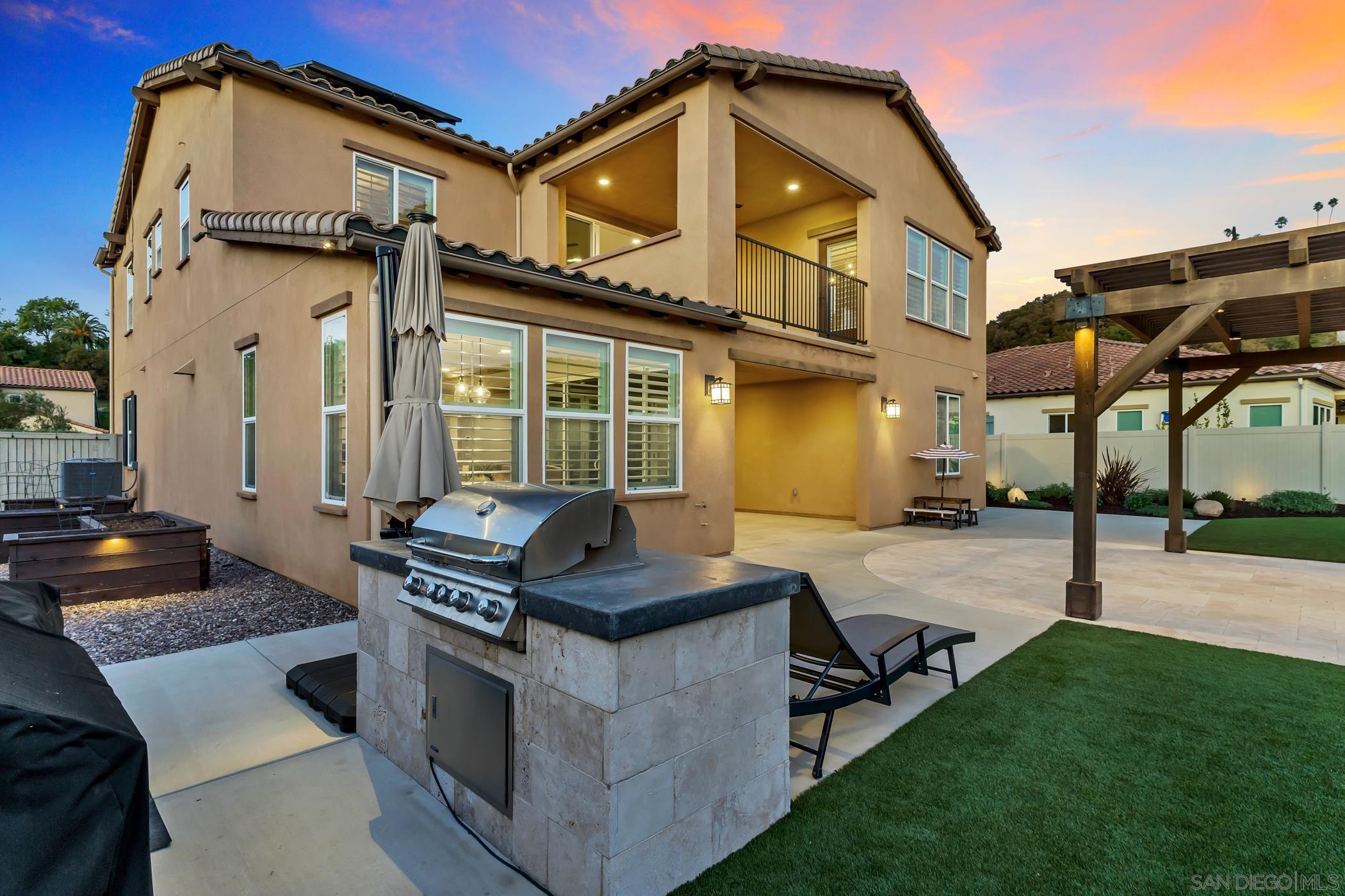 Detail Gallery Image 7 of 65 For 1128  Witherby Ln, Escondido,  CA 92026 - 6 Beds | 3/1 Baths