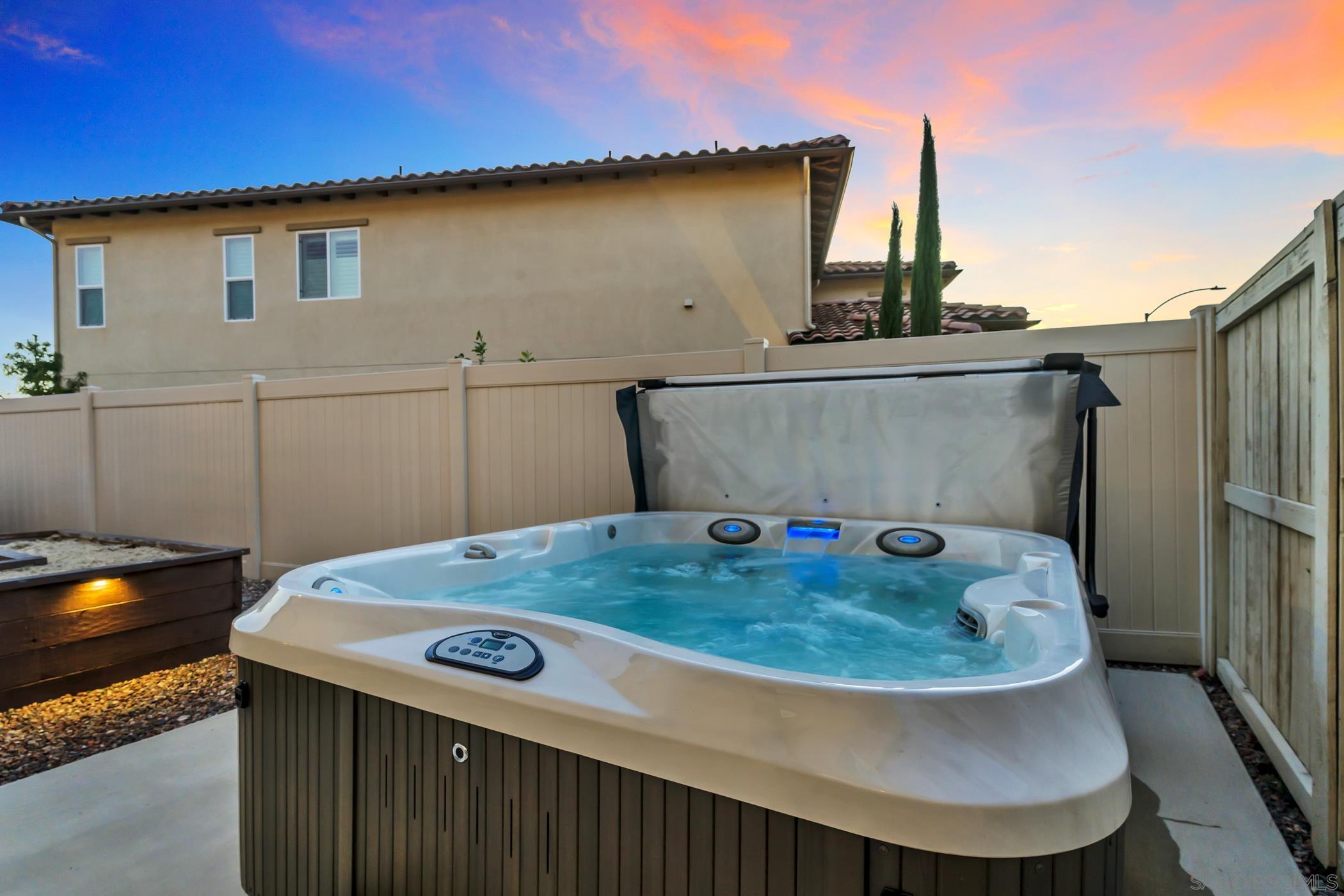 Detail Gallery Image 9 of 65 For 1128  Witherby Ln, Escondido,  CA 92026 - 6 Beds | 3/1 Baths