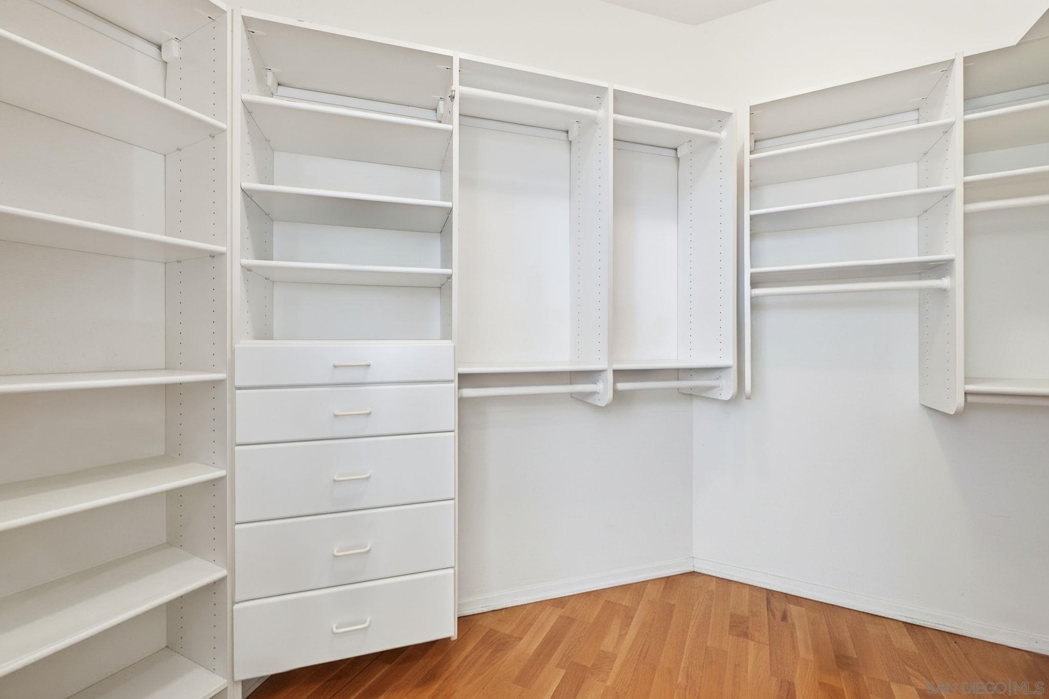 Detail Gallery Image 18 of 30 For Gilman Ct, La Jolla,  CA 92037 - 5 Beds | 3/1 Baths