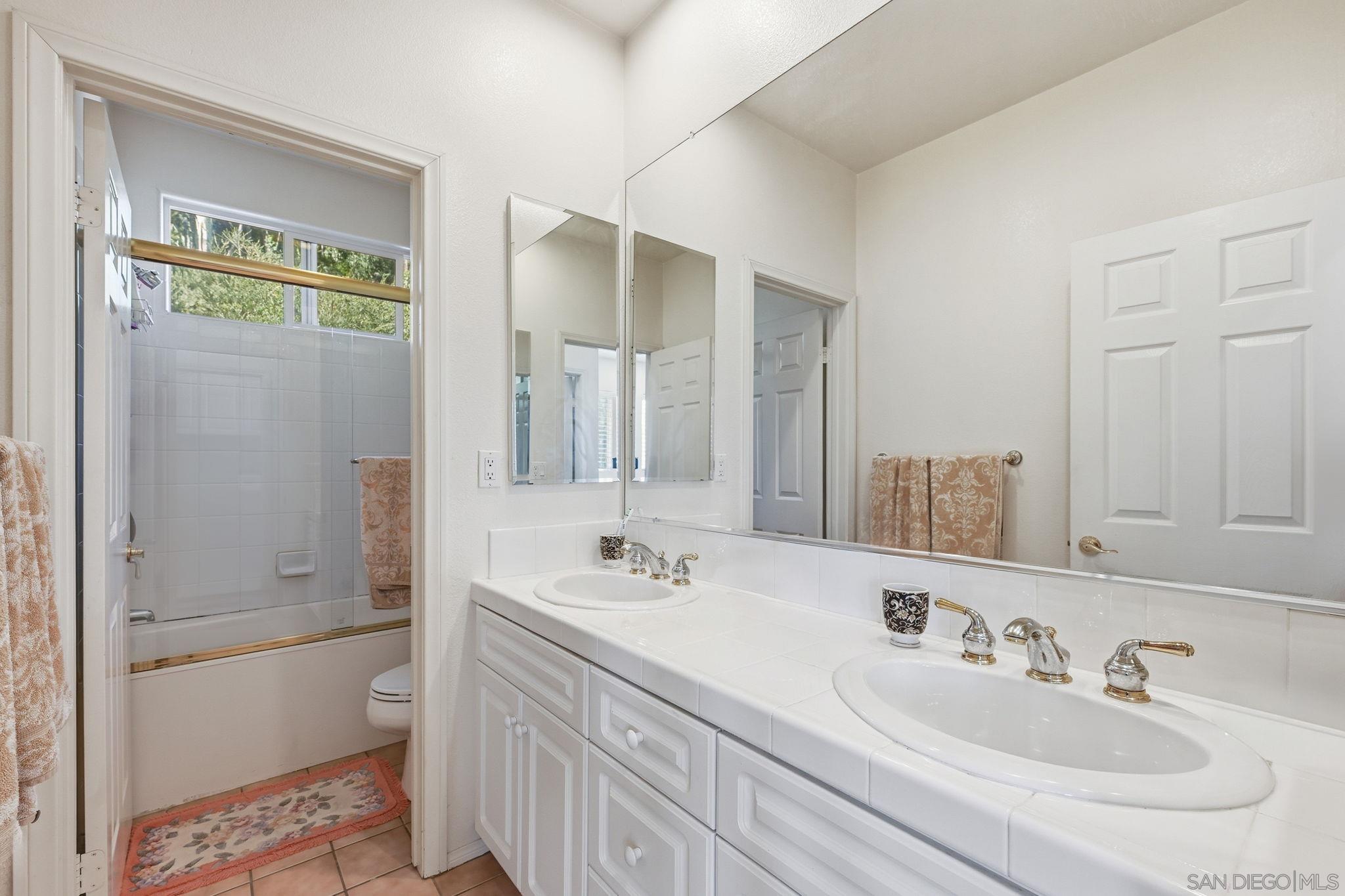 Detail Gallery Image 20 of 30 For Gilman Ct, La Jolla,  CA 92037 - 5 Beds | 3/1 Baths