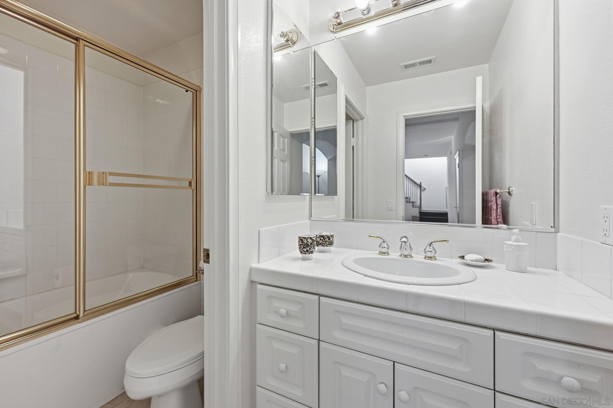 Detail Gallery Image 23 of 30 For Gilman Ct, La Jolla,  CA 92037 - 5 Beds | 3/1 Baths