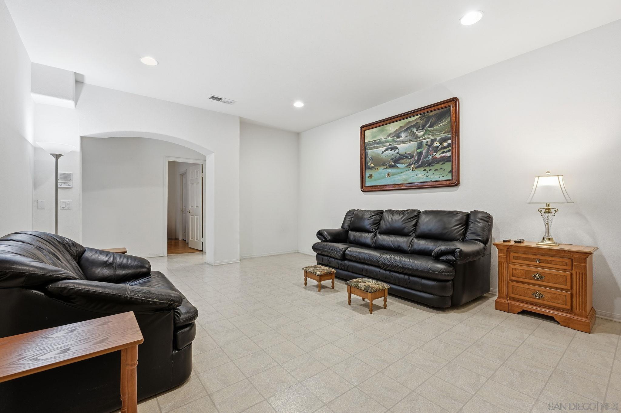 Detail Gallery Image 27 of 30 For Gilman Ct, La Jolla,  CA 92037 - 5 Beds | 3/1 Baths