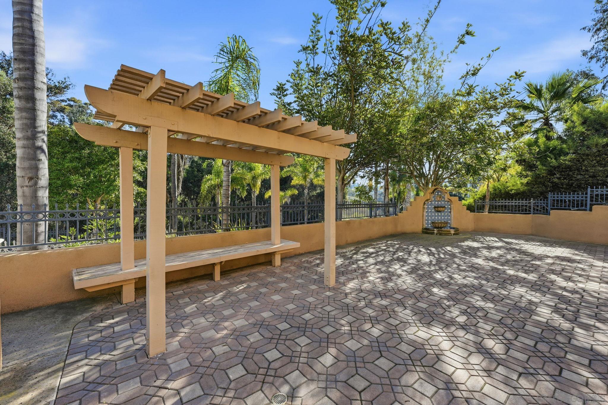 Detail Gallery Image 28 of 30 For Gilman Ct, La Jolla,  CA 92037 - 5 Beds | 3/1 Baths