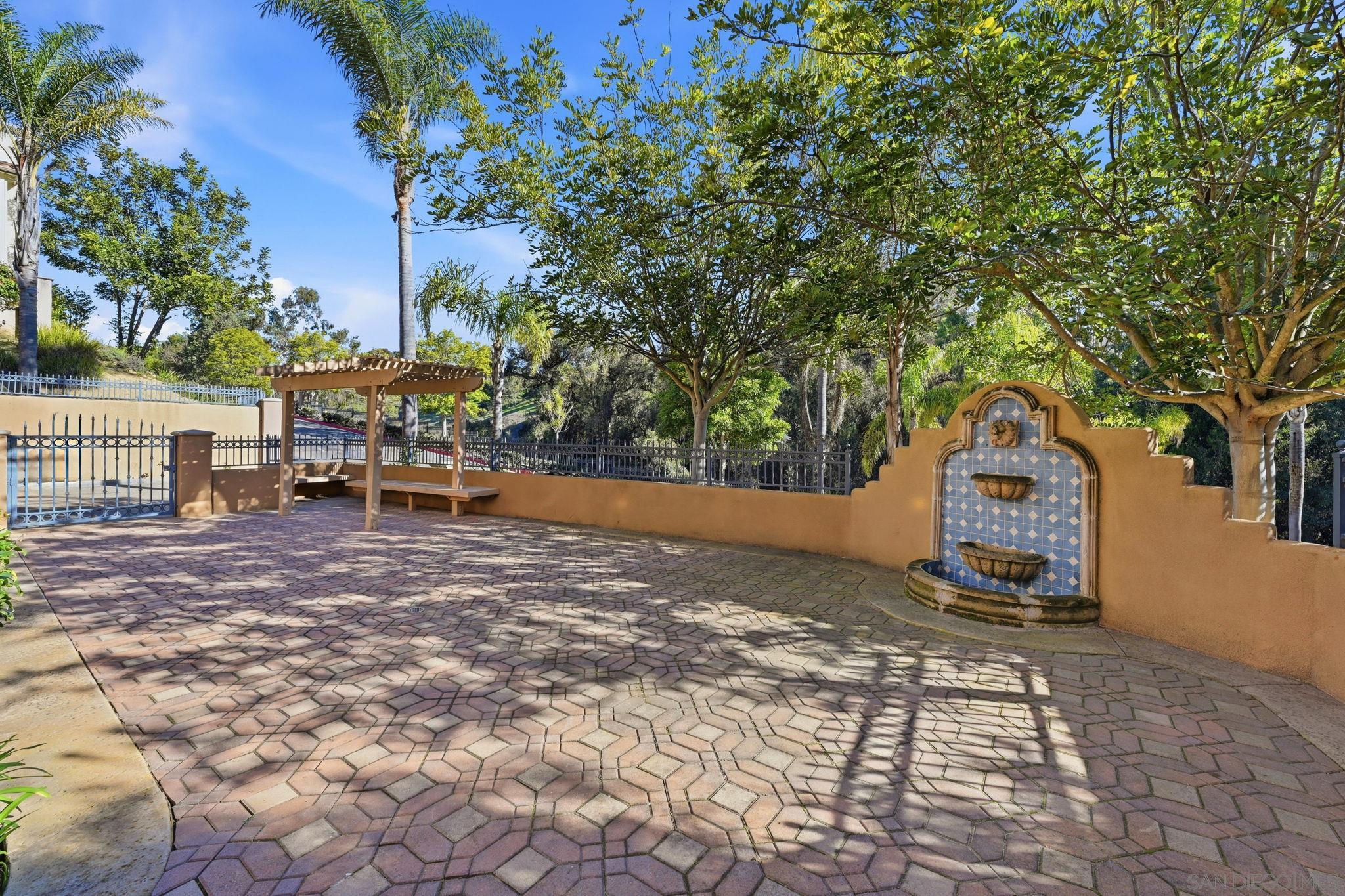 Detail Gallery Image 29 of 30 For Gilman Ct, La Jolla,  CA 92037 - 5 Beds | 3/1 Baths