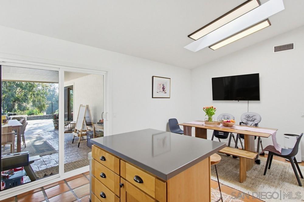 Detail Gallery Image 13 of 36 For 6475  Canyon Vista Ct, San Diego,  CA 92111 - 4 Beds | 2 Baths