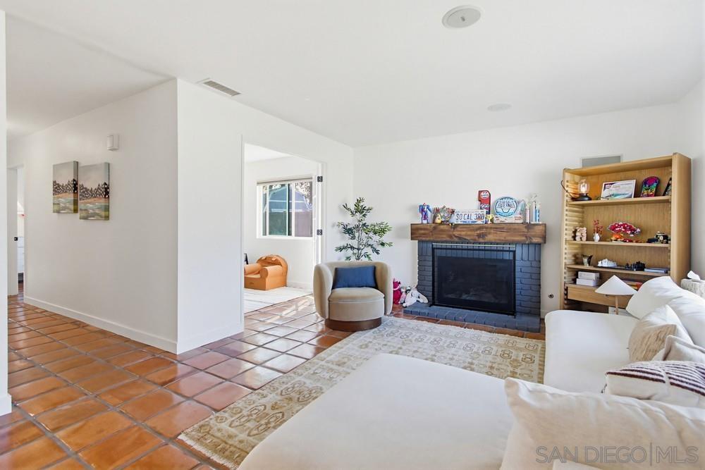 Detail Gallery Image 3 of 36 For 6475  Canyon Vista Ct, San Diego,  CA 92111 - 4 Beds | 2 Baths