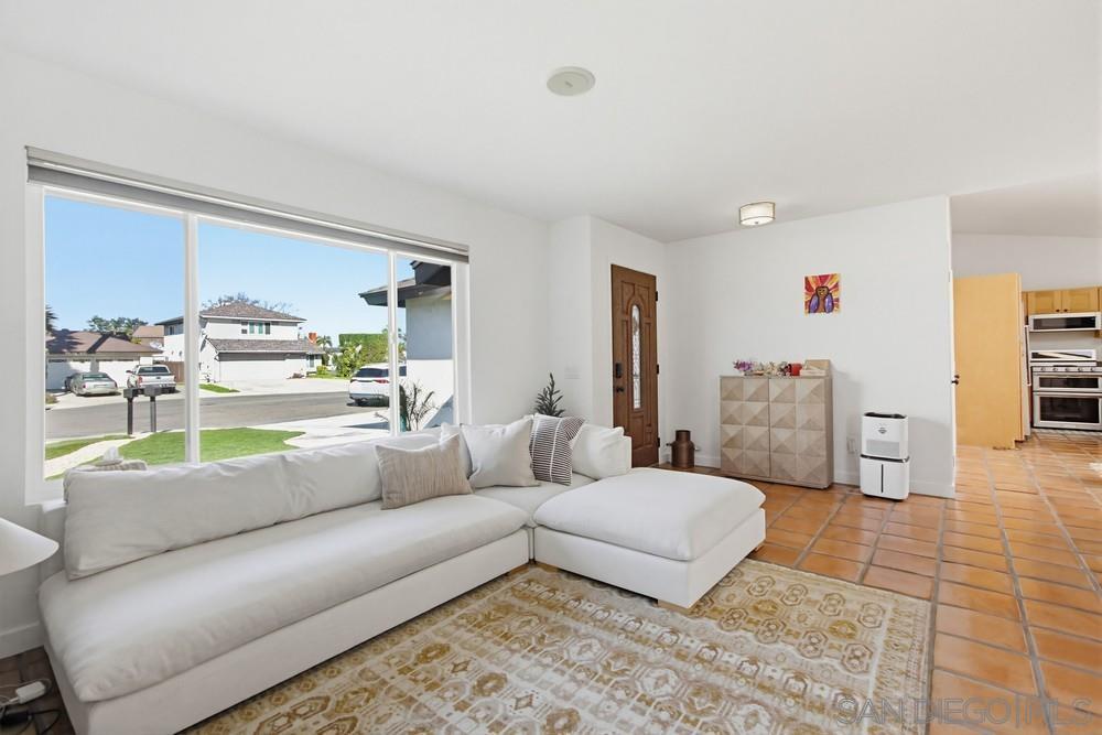 Detail Gallery Image 5 of 36 For 6475  Canyon Vista Ct, San Diego,  CA 92111 - 4 Beds | 2 Baths