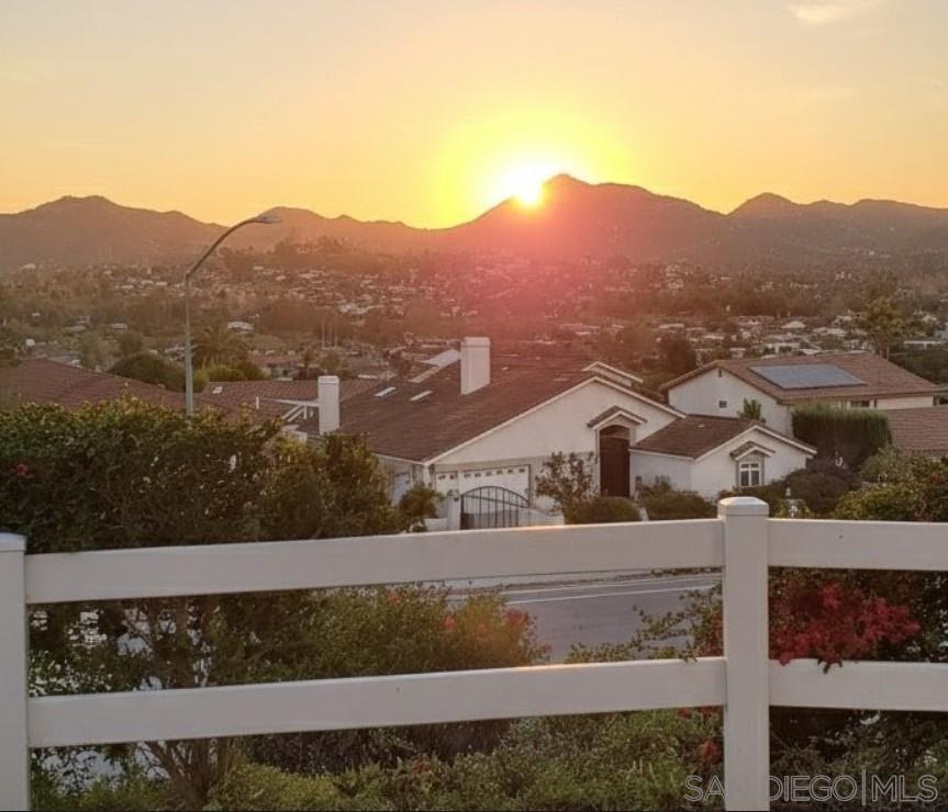 Detail Gallery Image 2 of 34 For 11872  Bernardo Ter  #E,  San Diego,  CA 92128 - 3 Beds | 2 Baths