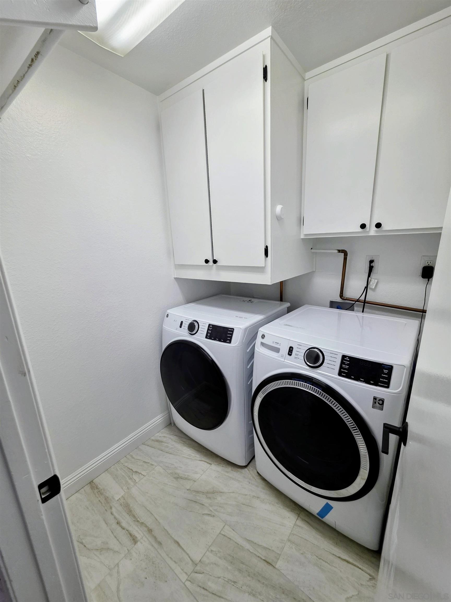 Detail Gallery Image 11 of 34 For 11872  Bernardo Ter  #E,  San Diego,  CA 92128 - 3 Beds | 2 Baths