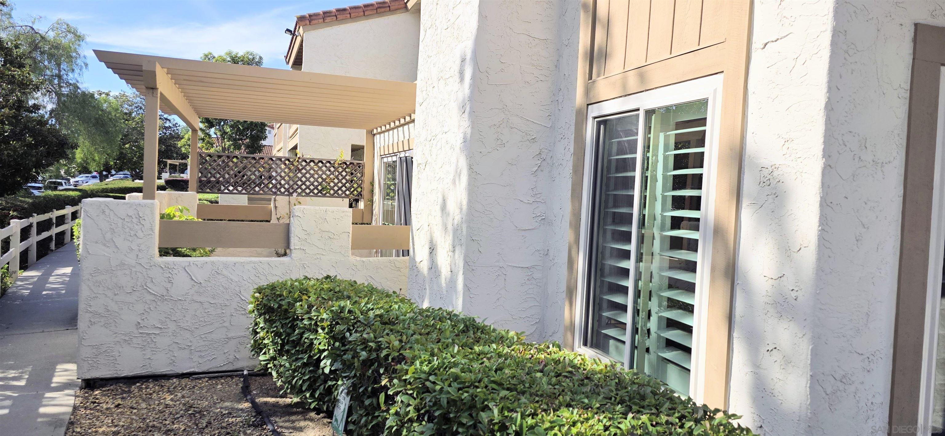 Detail Gallery Image 13 of 34 For 11872  Bernardo Ter  #E,  San Diego,  CA 92128 - 3 Beds | 2 Baths