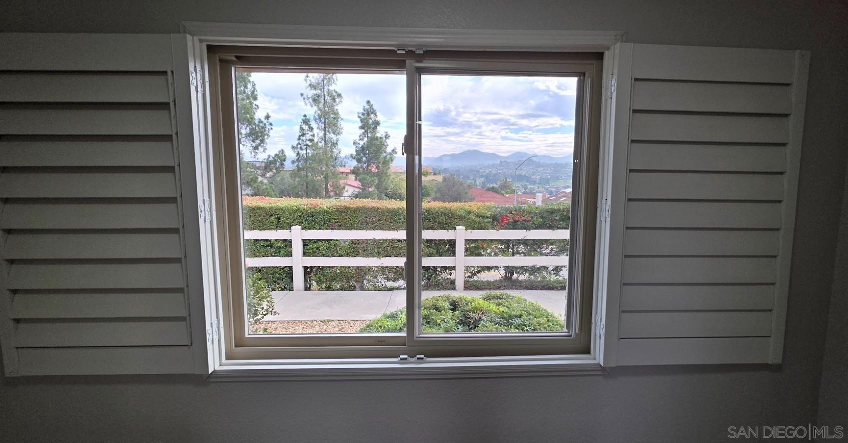 Detail Gallery Image 32 of 34 For 11872  Bernardo Ter  #E,  San Diego,  CA 92128 - 3 Beds | 2 Baths