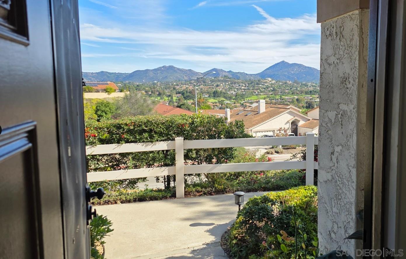 Detail Gallery Image 33 of 34 For 11872  Bernardo Ter  #E,  San Diego,  CA 92128 - 3 Beds | 2 Baths