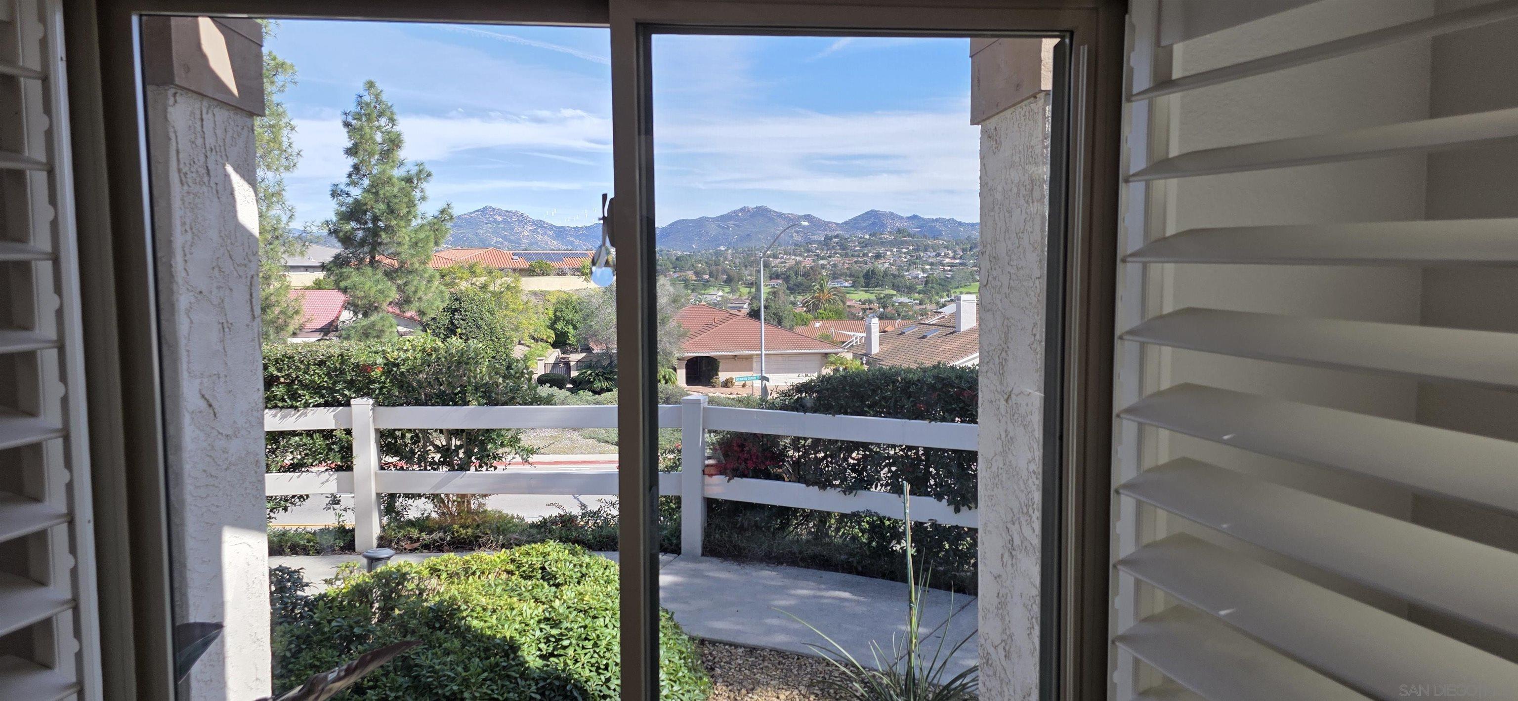 Detail Gallery Image 9 of 34 For 11872  Bernardo Ter  #E,  San Diego,  CA 92128 - 3 Beds | 2 Baths