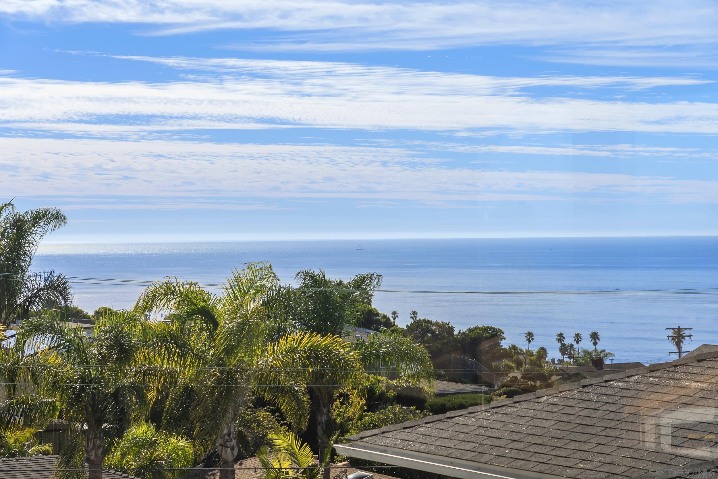 Detail Gallery Image 2 of 39 For 4328  Piedmont Dr, San Diego,  CA 92107 - 5 Beds | 3/1 Baths