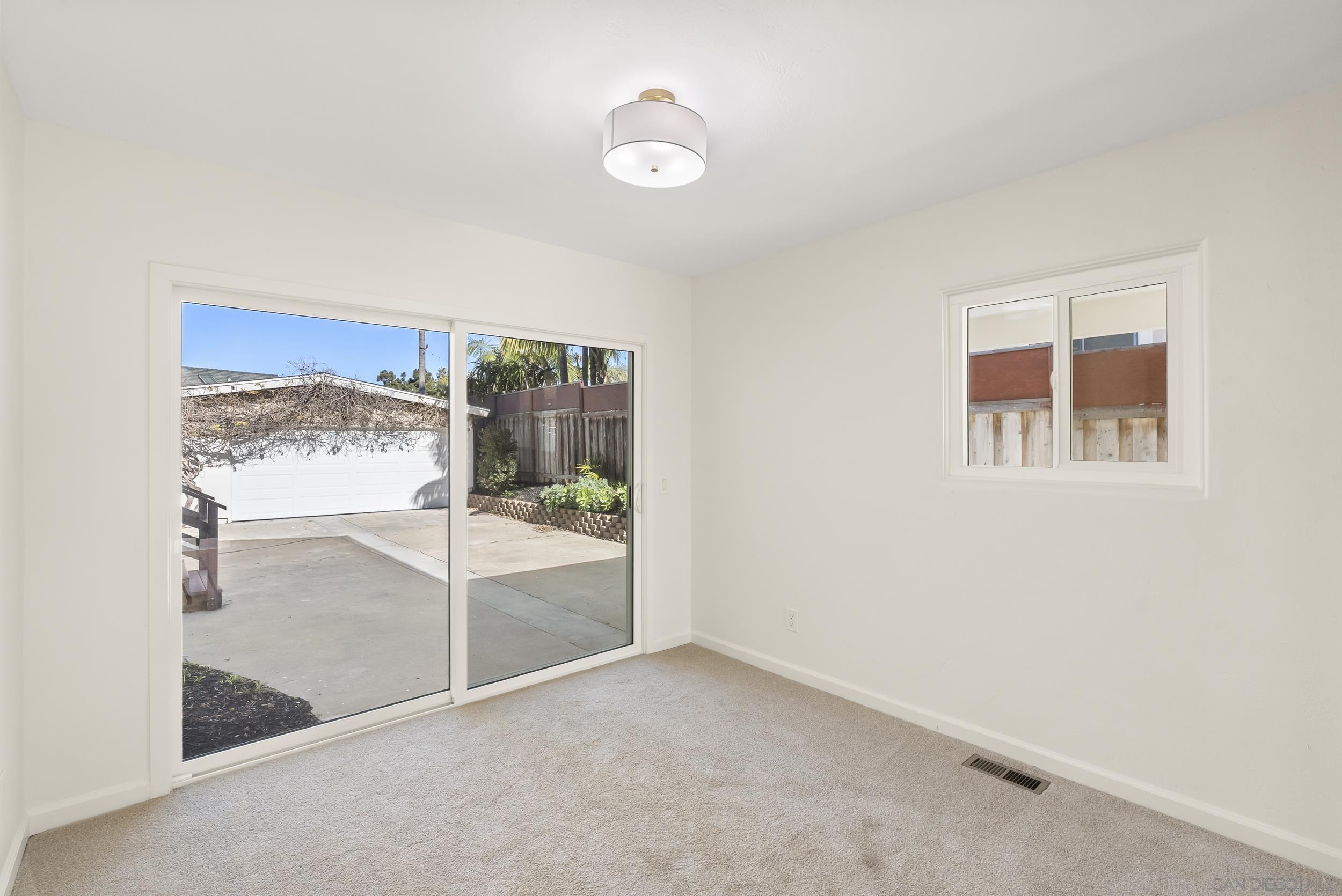 Detail Gallery Image 18 of 39 For 4328  Piedmont Dr, San Diego,  CA 92107 - 5 Beds | 3/1 Baths