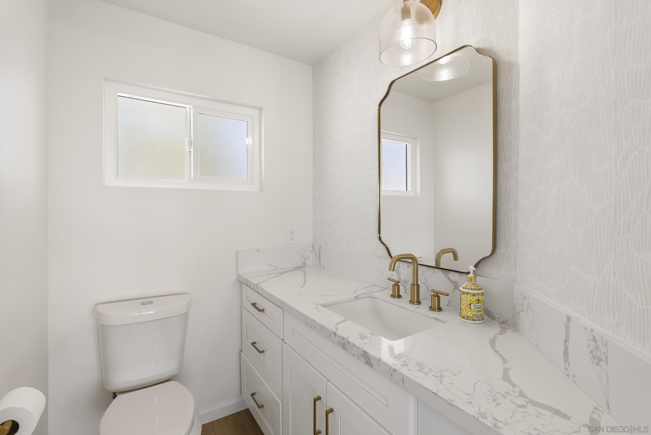 Detail Gallery Image 21 of 39 For 4328  Piedmont Dr, San Diego,  CA 92107 - 5 Beds | 3/1 Baths