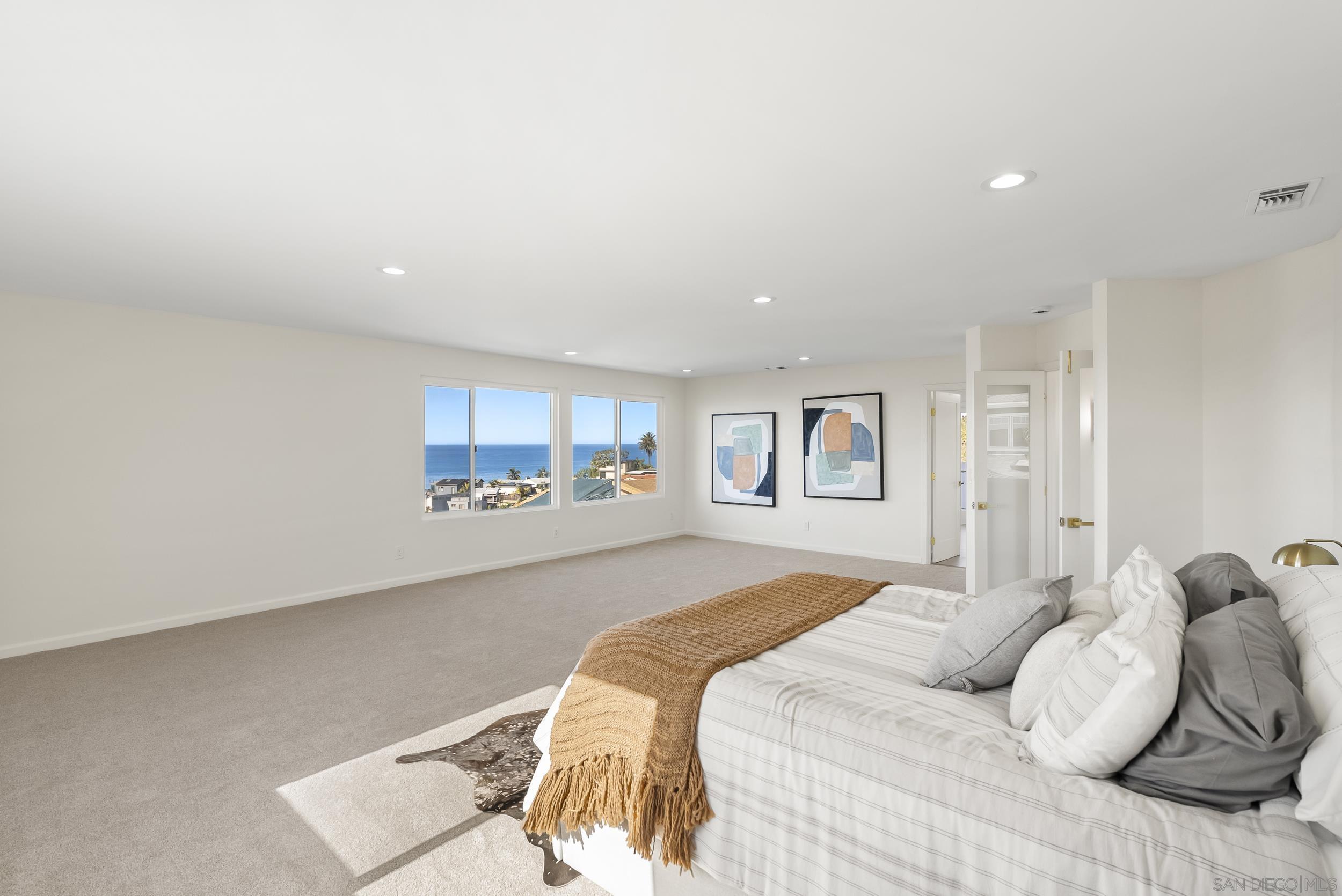 Detail Gallery Image 23 of 39 For 4328  Piedmont Dr, San Diego,  CA 92107 - 5 Beds | 3/1 Baths