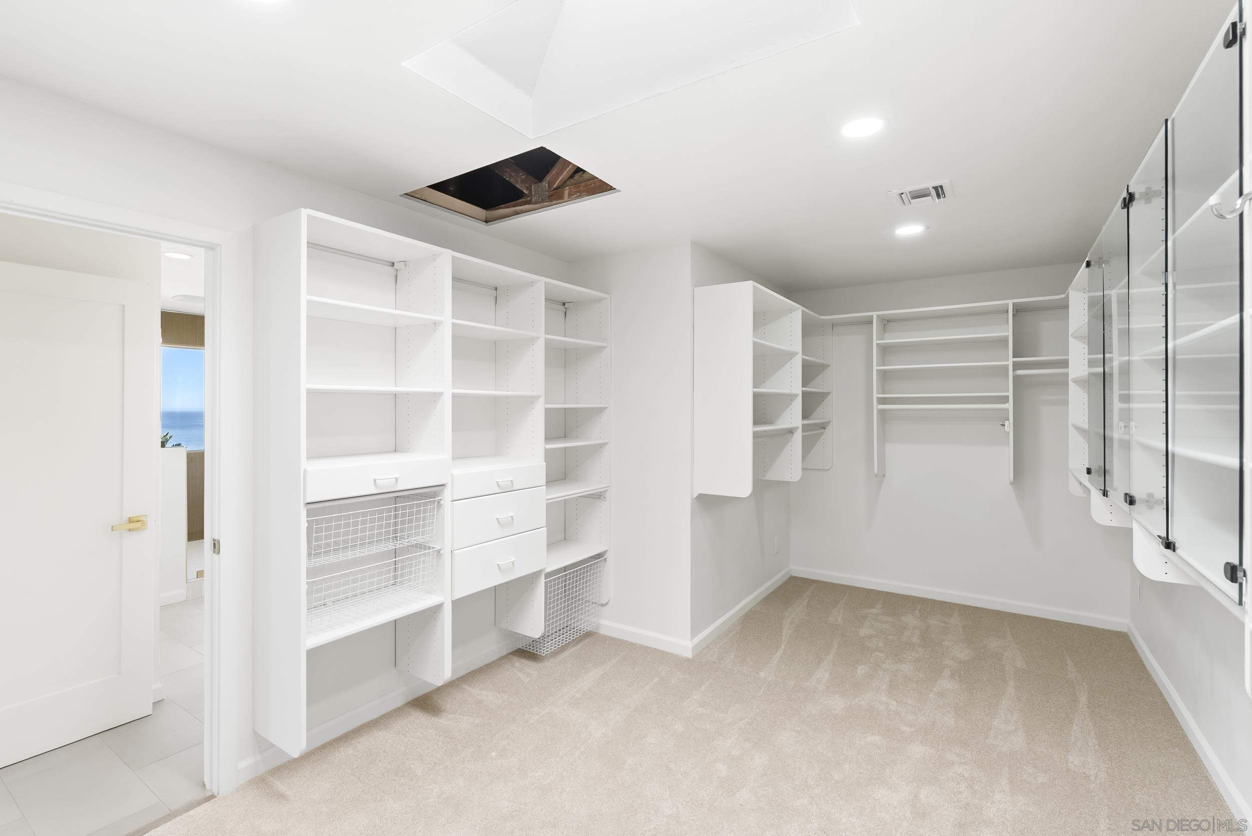 Detail Gallery Image 26 of 39 For 4328  Piedmont Dr, San Diego,  CA 92107 - 5 Beds | 3/1 Baths