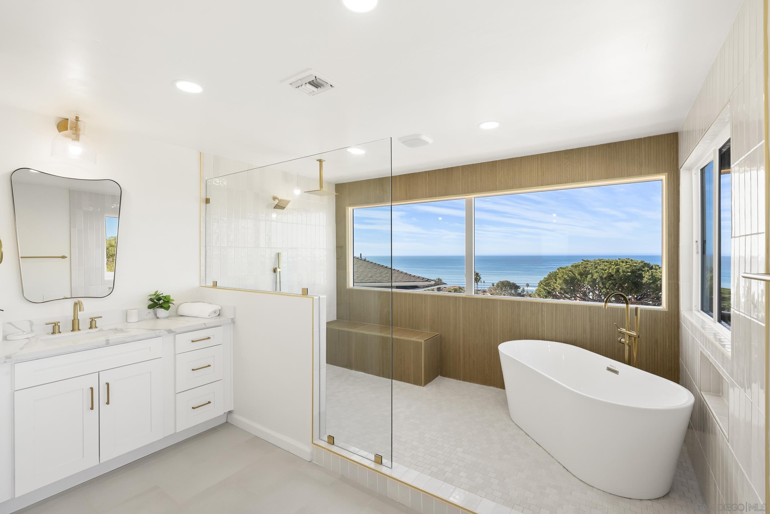 Detail Gallery Image 28 of 39 For 4328  Piedmont Dr, San Diego,  CA 92107 - 5 Beds | 3/1 Baths