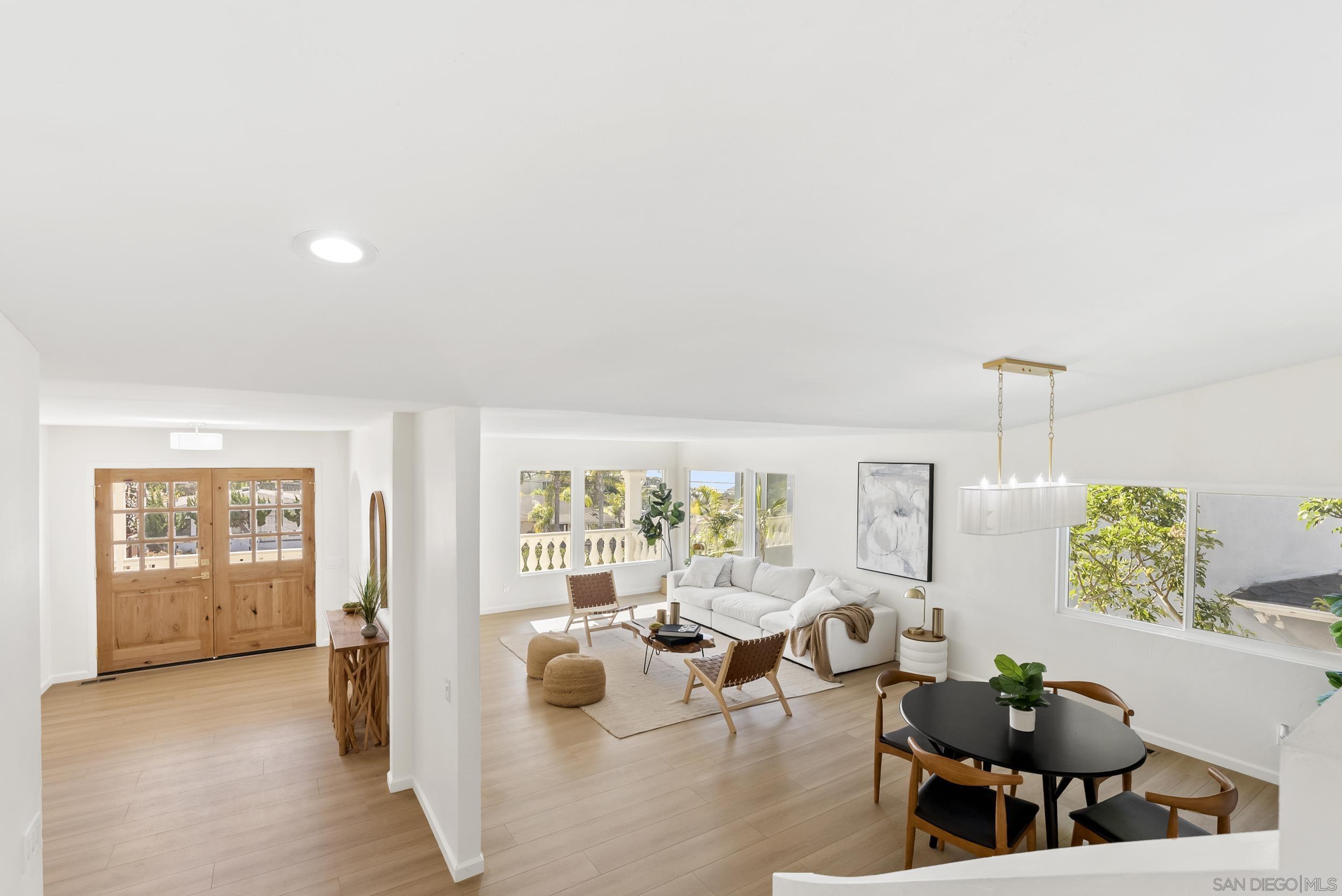 Detail Gallery Image 8 of 39 For 4328  Piedmont Dr, San Diego,  CA 92107 - 5 Beds | 3/1 Baths