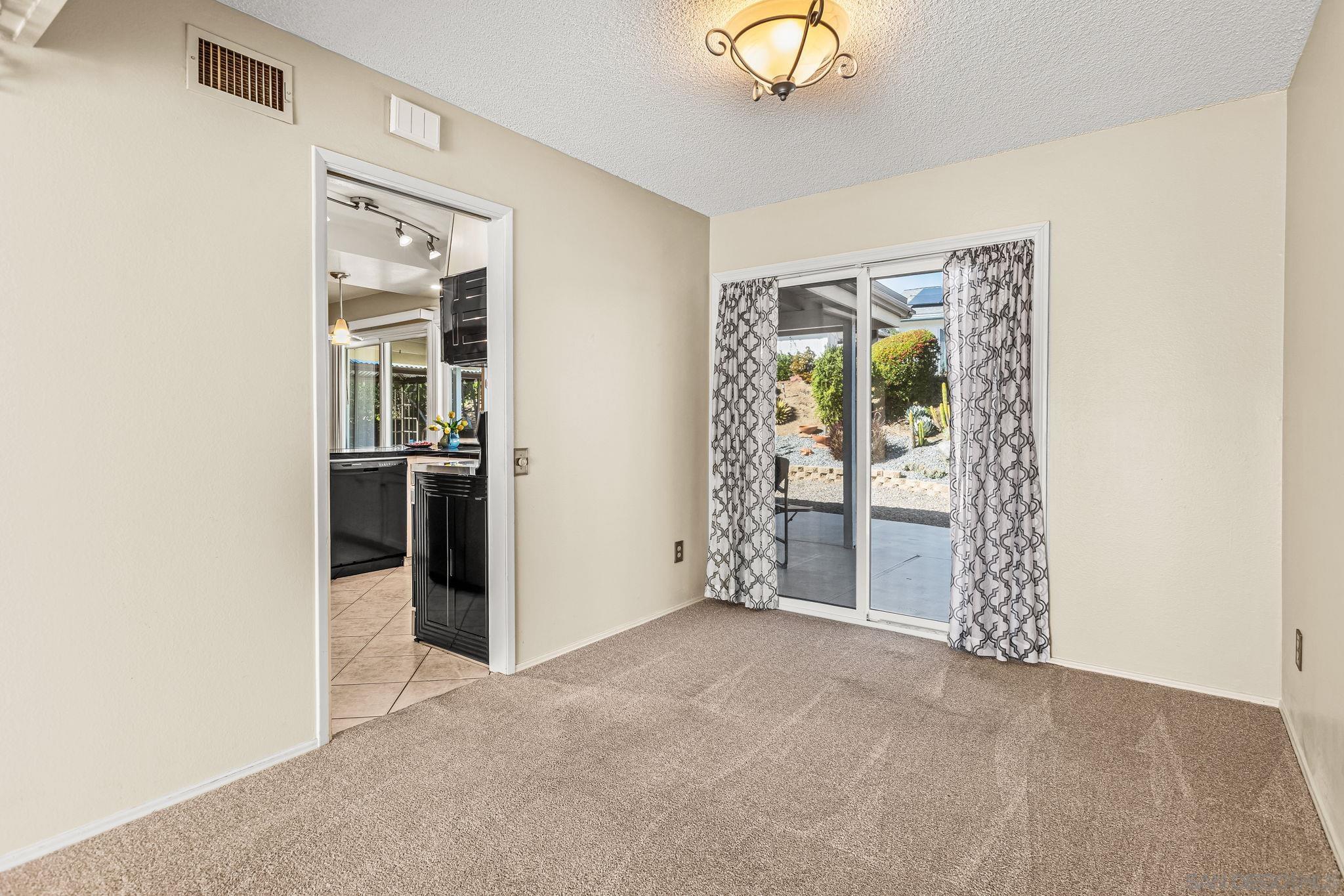 Detail Gallery Image 12 of 43 For 16598  Casero Rd, San Diego,  CA 92128 - 2 Beds | 2 Baths