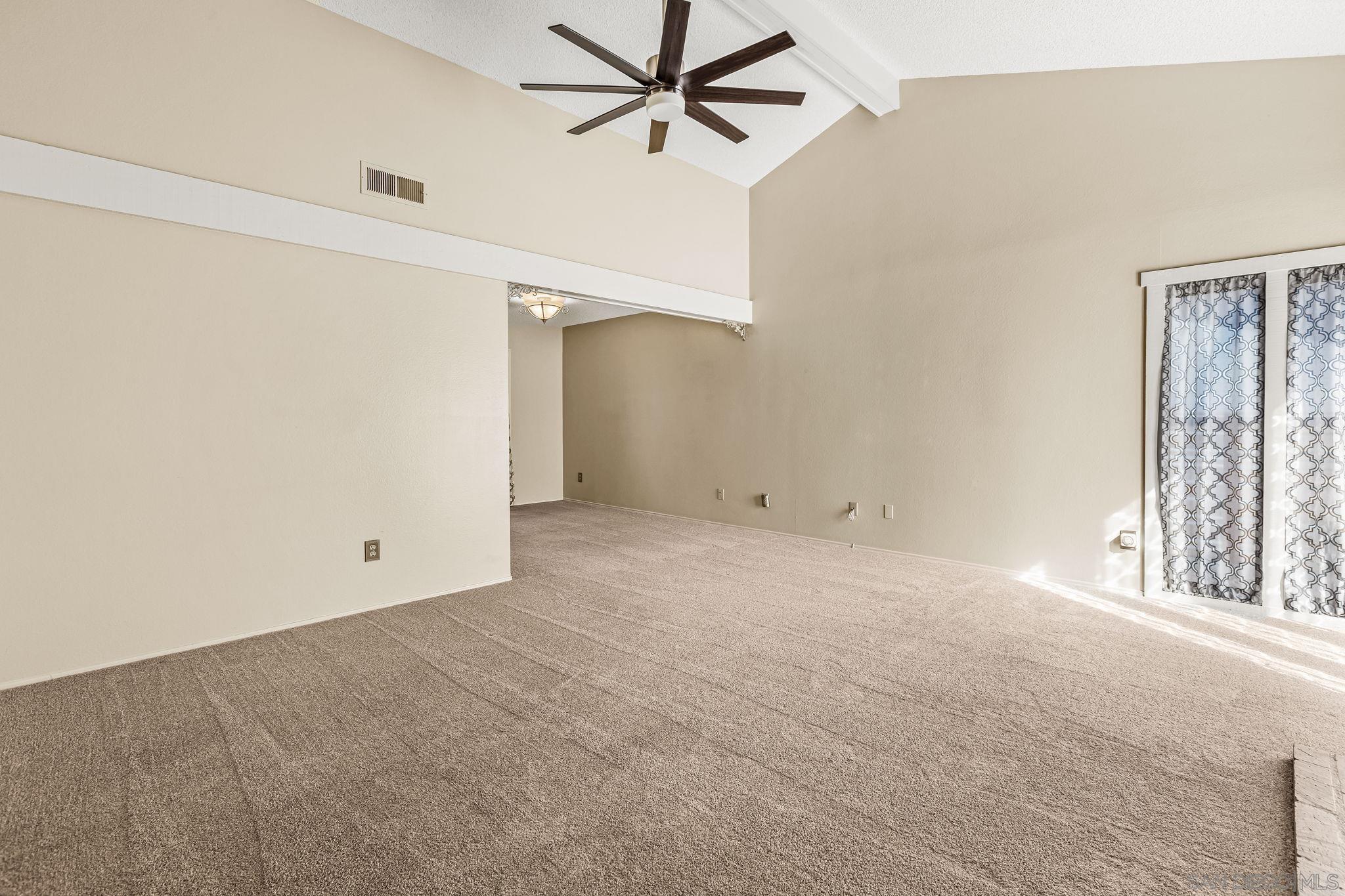 Detail Gallery Image 13 of 43 For 16598  Casero Rd, San Diego,  CA 92128 - 2 Beds | 2 Baths