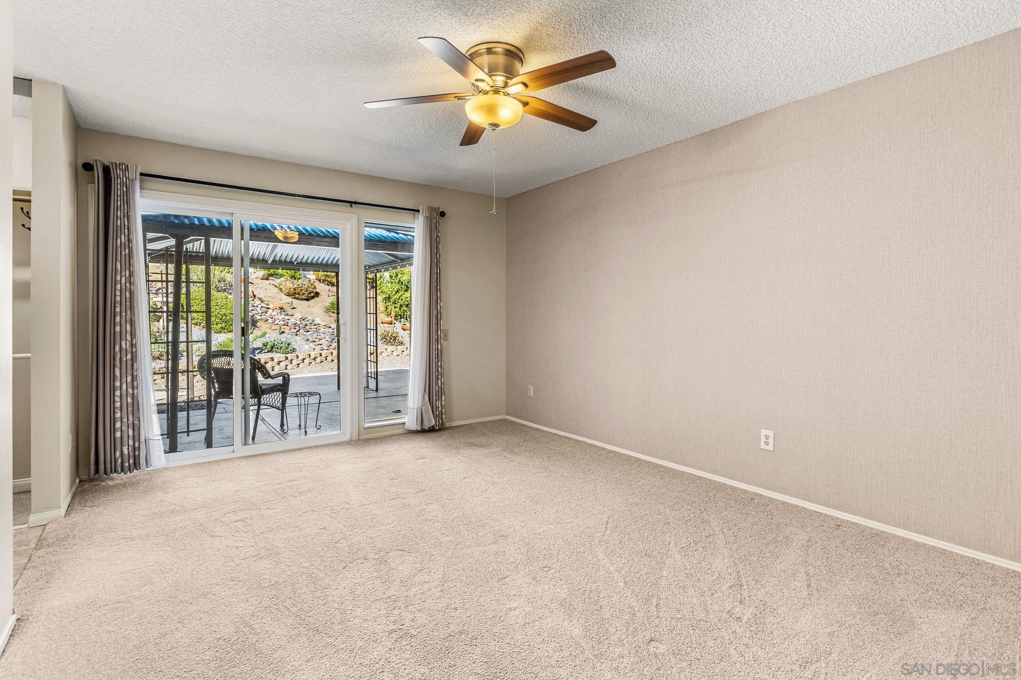 Detail Gallery Image 16 of 43 For 16598  Casero Rd, San Diego,  CA 92128 - 2 Beds | 2 Baths