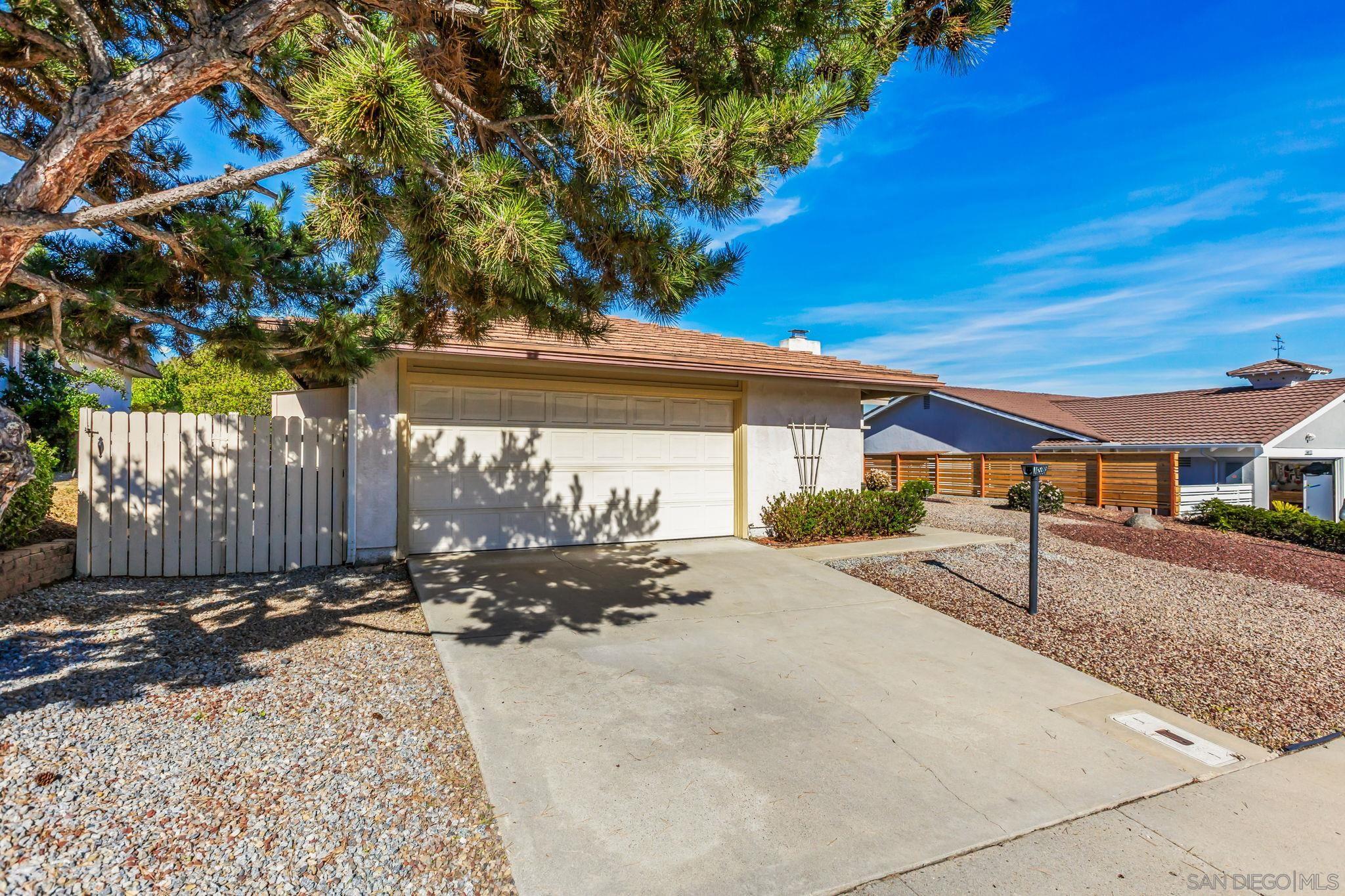 Detail Gallery Image 25 of 43 For 16598  Casero Rd, San Diego,  CA 92128 - 2 Beds | 2 Baths