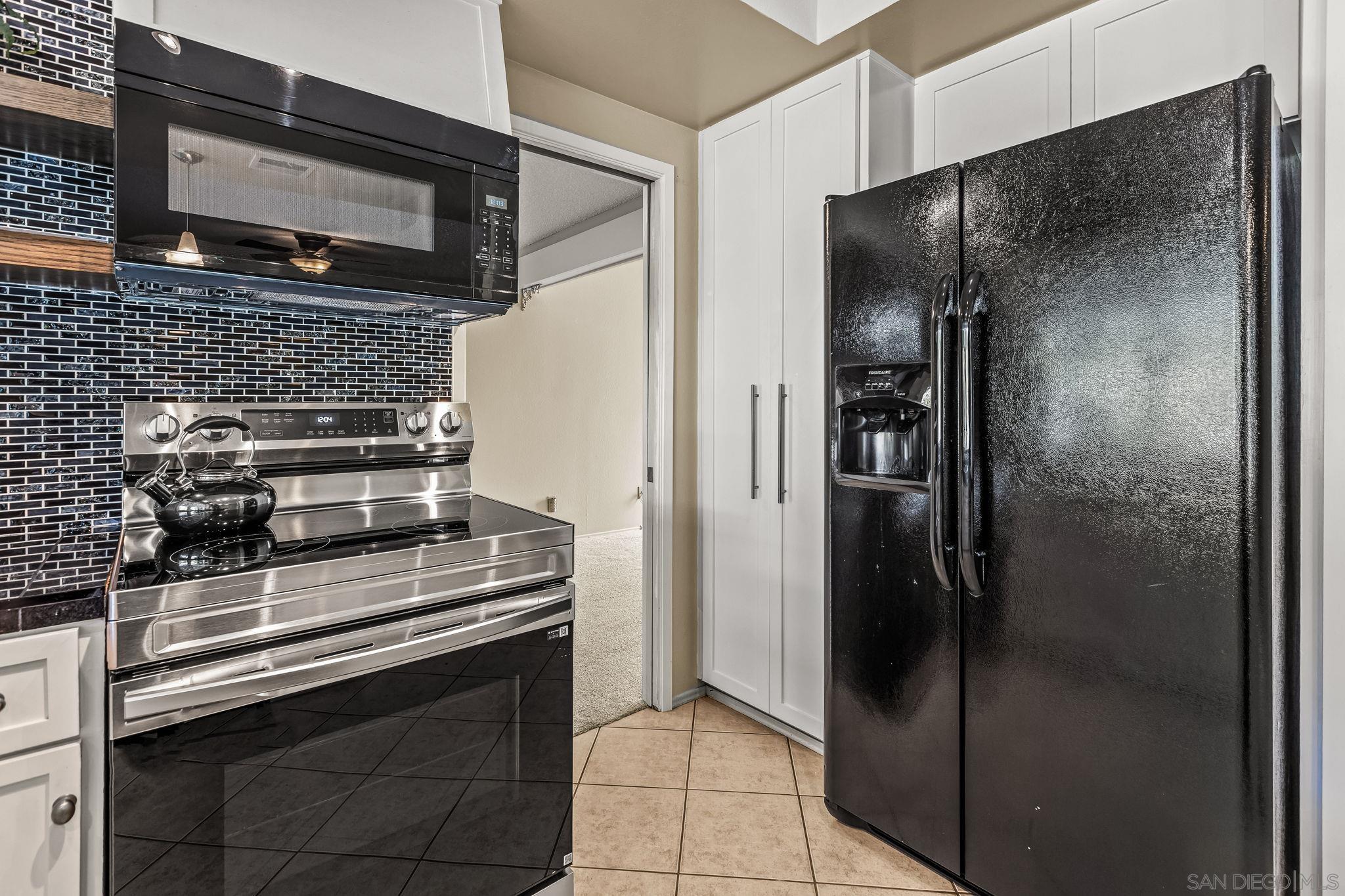 Detail Gallery Image 8 of 43 For 16598  Casero Rd, San Diego,  CA 92128 - 2 Beds | 2 Baths