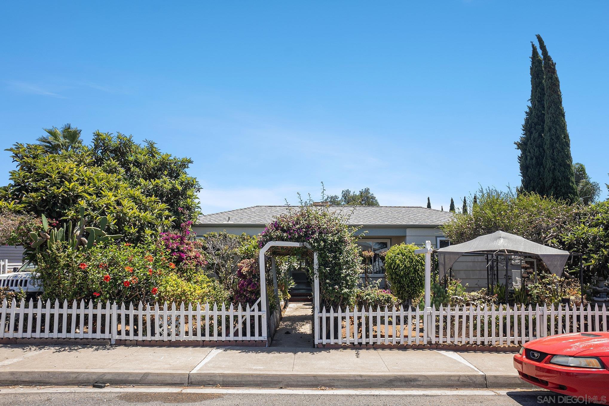 Detail Gallery Image 3 of 56 For 74  E St E, Chula Vista,  CA 91910 - 3 Beds | 2 Baths