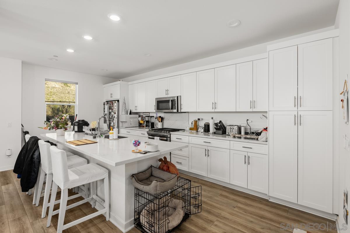 Detail Gallery Image 2 of 20 For 3068  Marquee Way, San Diego,  CA 92108 - 3 Beds | 2/1 Baths