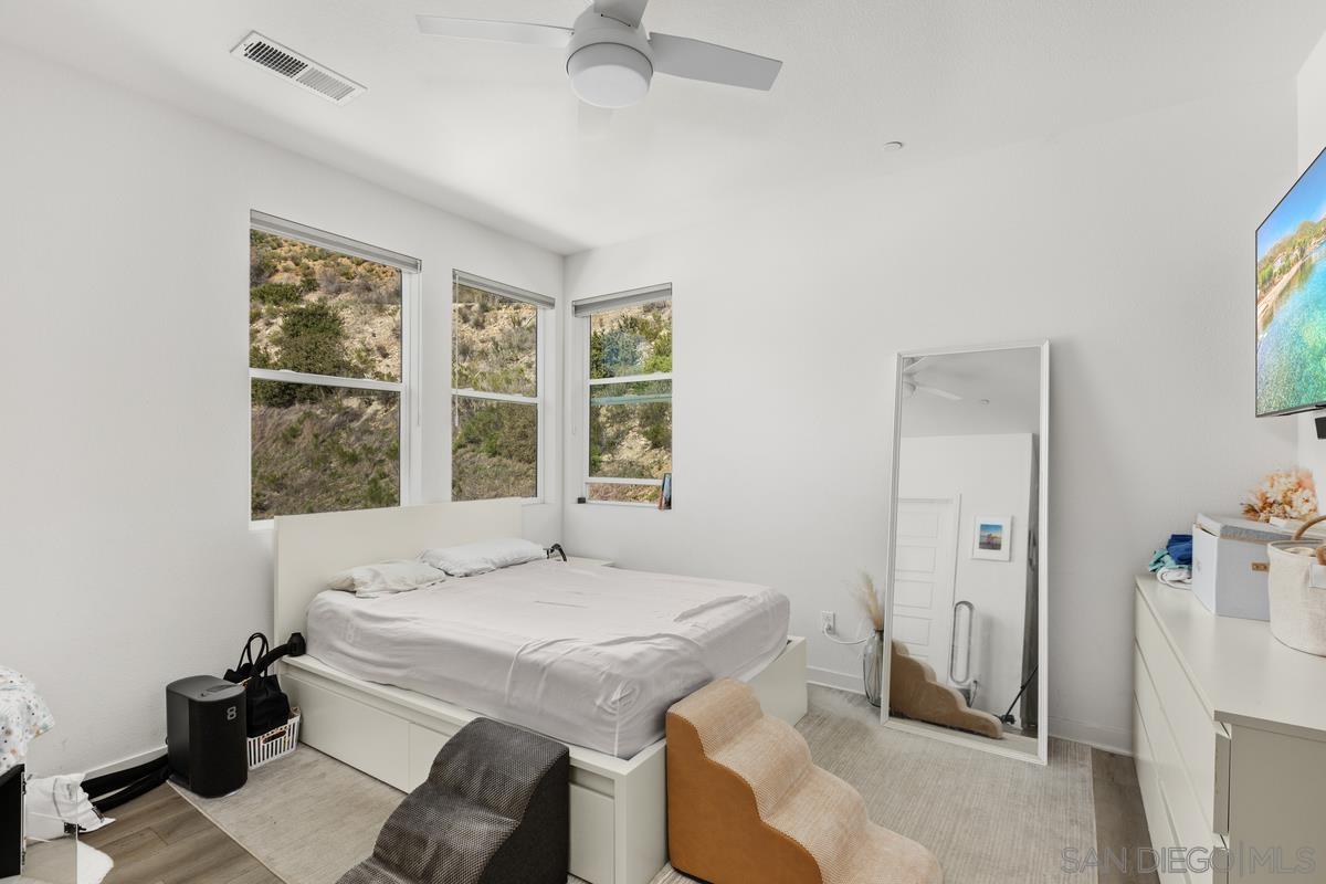 Detail Gallery Image 4 of 20 For 3068  Marquee Way, San Diego,  CA 92108 - 3 Beds | 2/1 Baths