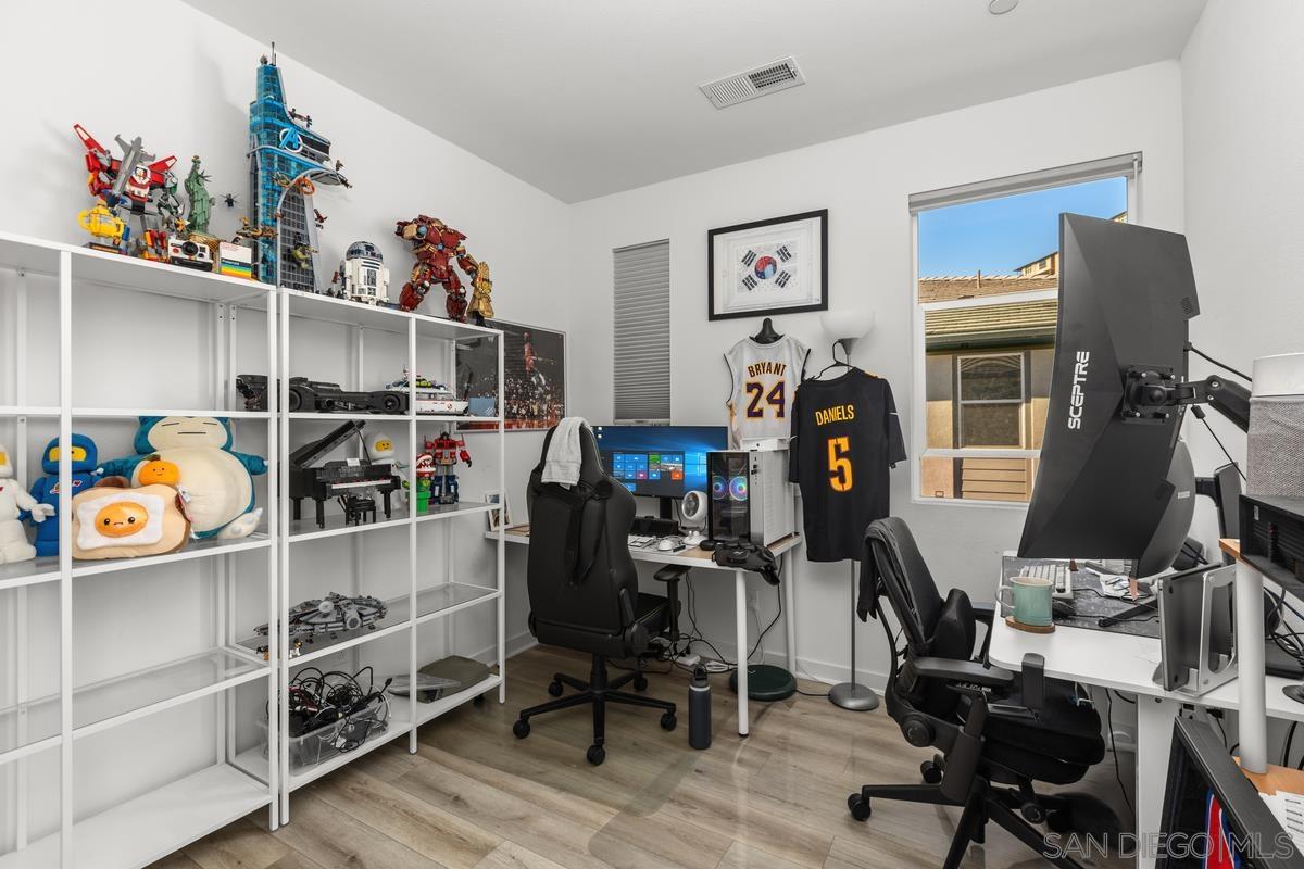 Detail Gallery Image 6 of 20 For 3068  Marquee Way, San Diego,  CA 92108 - 3 Beds | 2/1 Baths