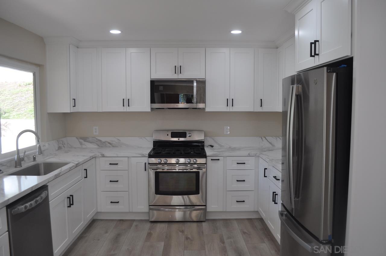 Detail Gallery Image 2 of 26 For 4121  Conrad Drive, Spring Valley,  CA 91977 - 5 Beds | 3 Baths