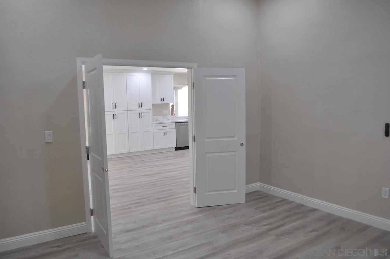 Detail Gallery Image 8 of 26 For 4121  Conrad Drive, Spring Valley,  CA 91977 - 5 Beds | 3 Baths