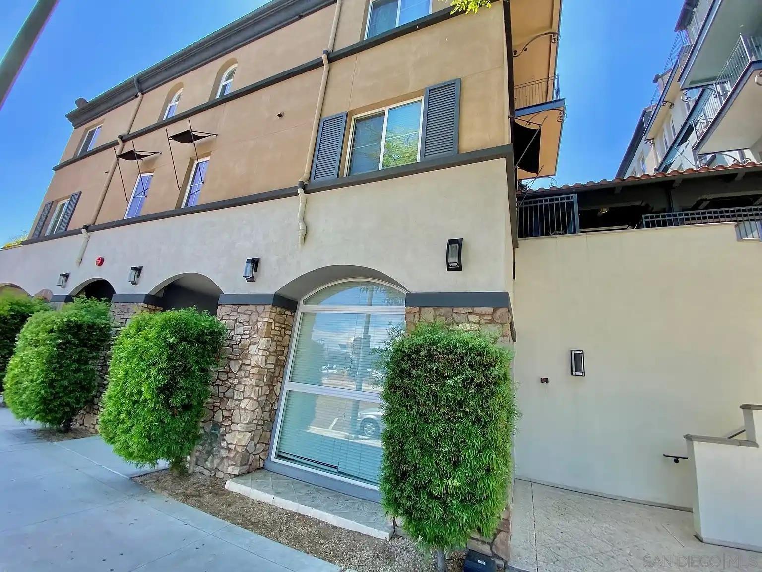 Detail Gallery Image 2 of 43 For 3950  Ohio St  202, San Diego,  CA 92104 - 3 Beds | 2 Baths